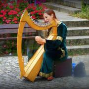 Chanteuse harpiste celtique - Dana - Médiévales Rochefort-en-Terre