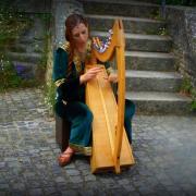 Harpiste celtique bretonne - Dana - Médiévales de Rochefort-en-Terre